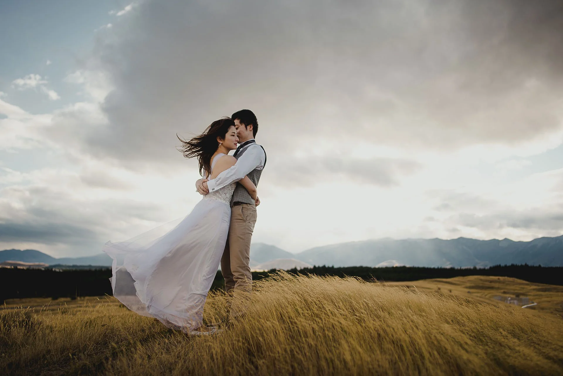  Stormy clouds above a Lake Pukaki pre wedding. 