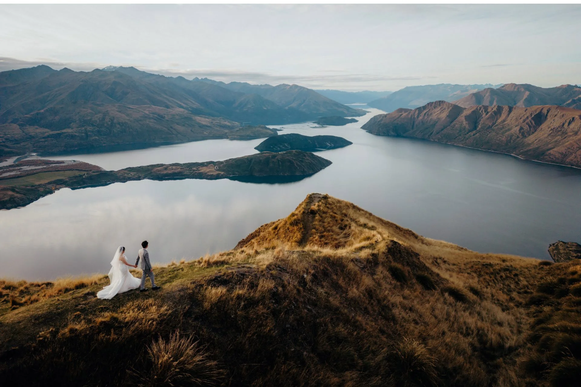 042_Roys-Peak-Heli-Elopement-Photography.jpg