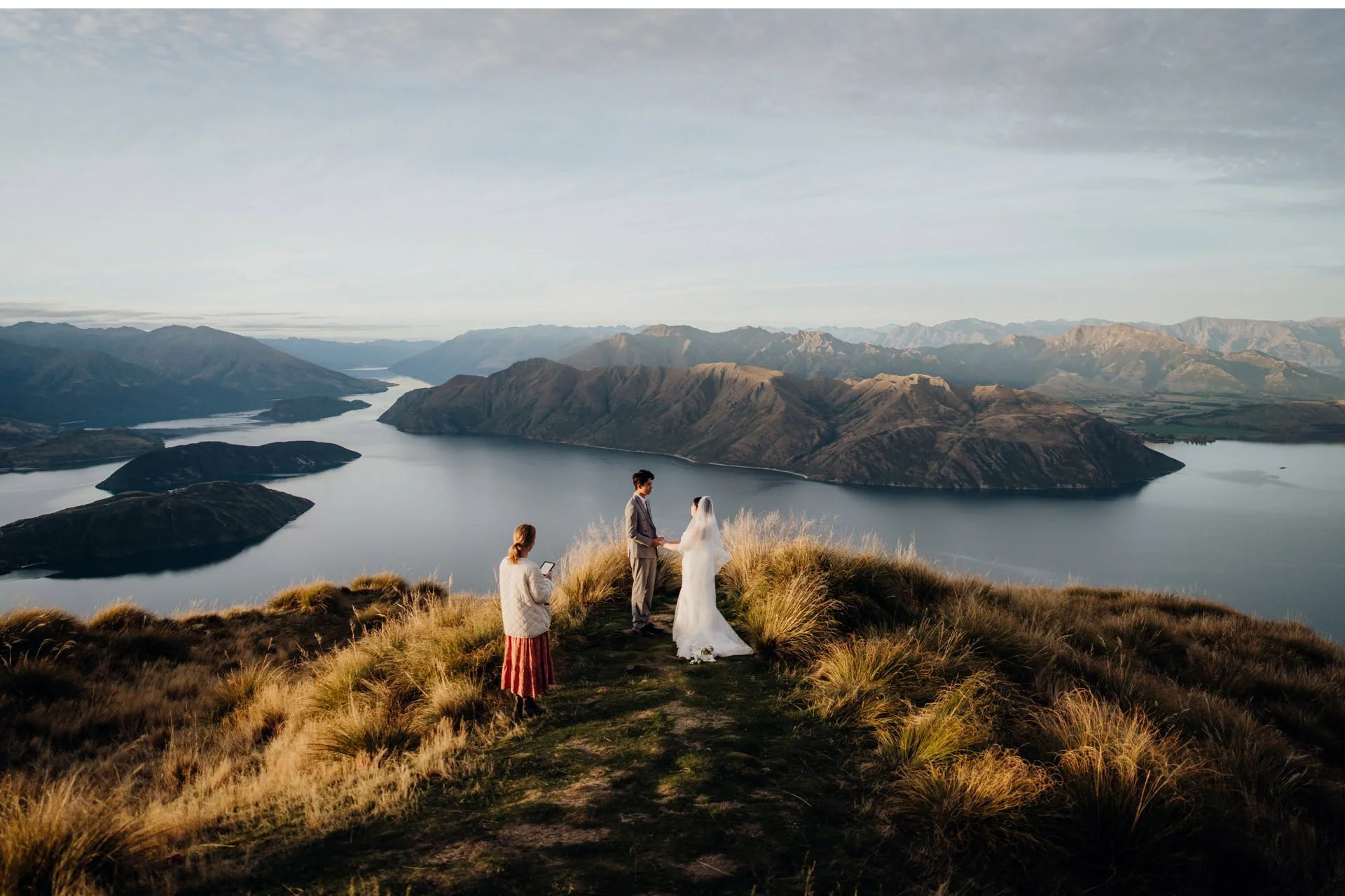 051_Roys-Peak-Heli-Elopement-Photography.jpg