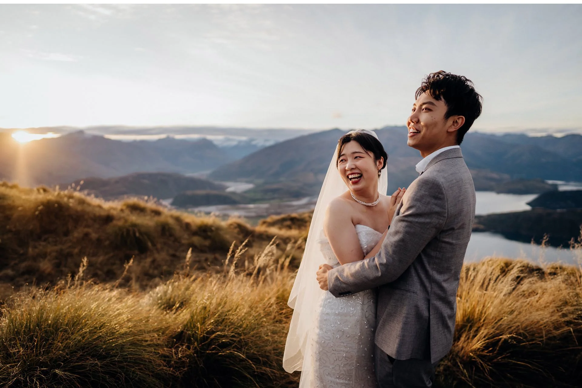 060_Roys-Peak-Heli-Elopement-Photography.jpg