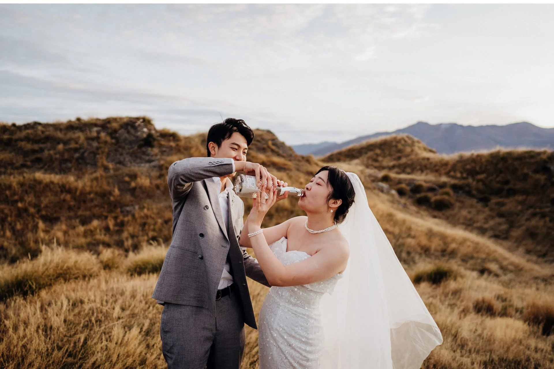 063_Roys-Peak-Heli-Elopement-Photography.jpg