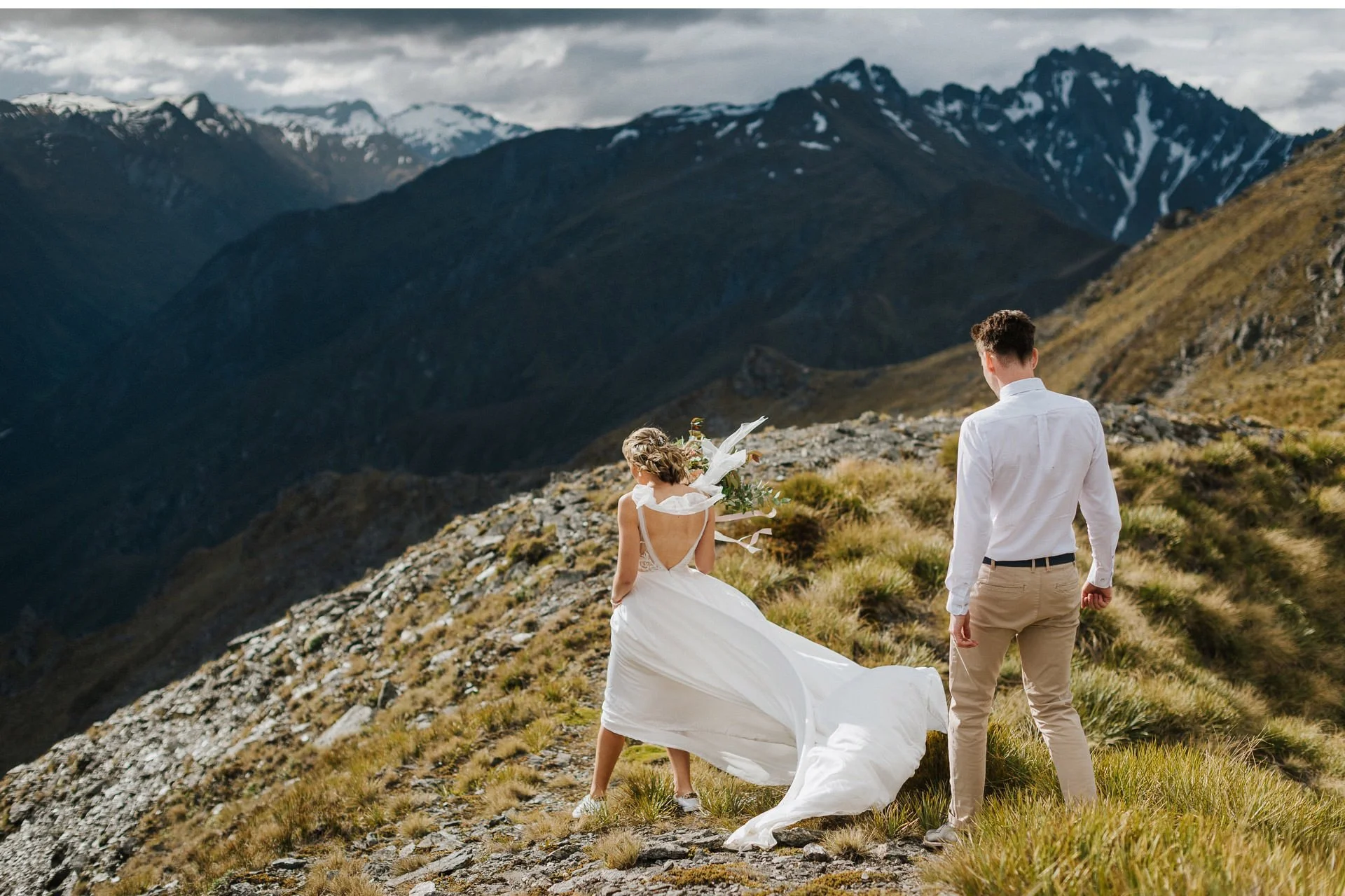 Twin-Peaks-Wanaka-Heli-Elopement-Photographer-015.jpg