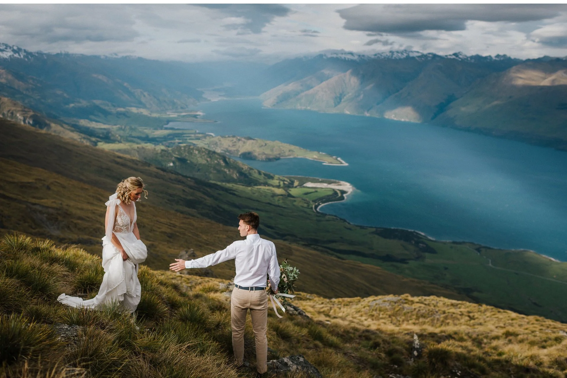 Twin-Peaks-Wanaka-Heli-Elopement-Photographer-019.jpg