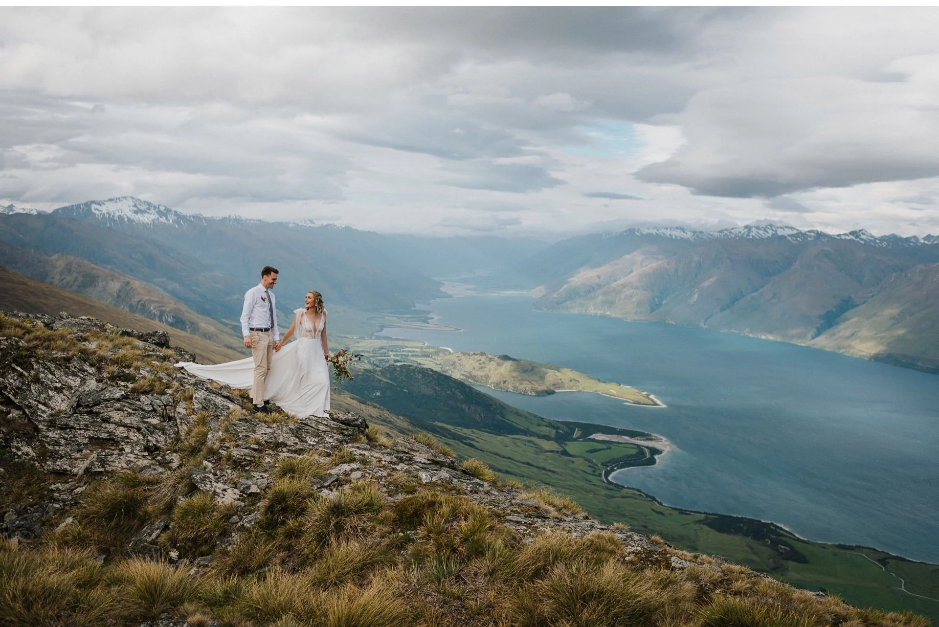 Twin-Peaks-Wanaka-Heli-Elopement-Photographer-023.jpg