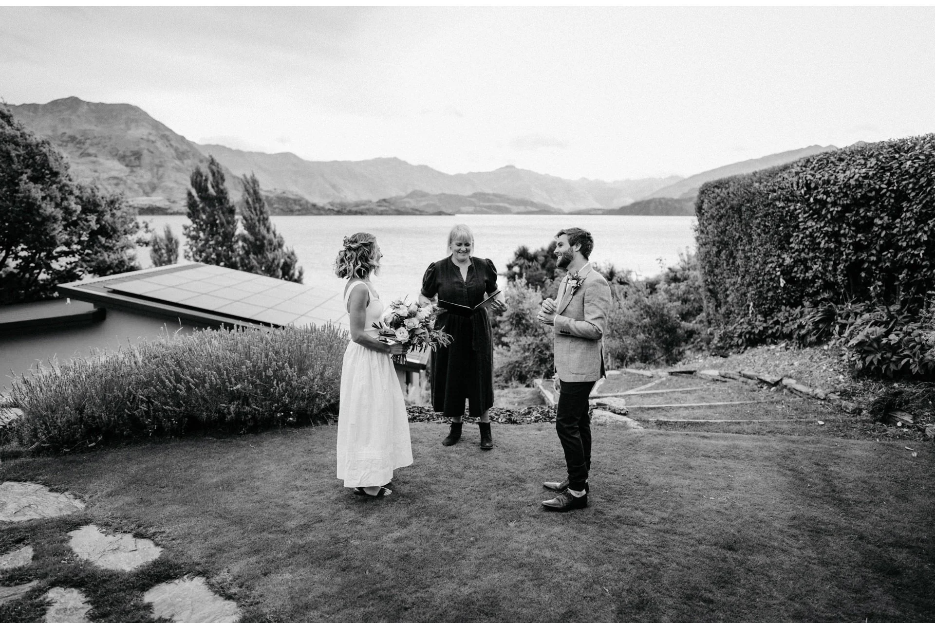 Wanaka-Backyard-Elopement-Photographer--002.jpg