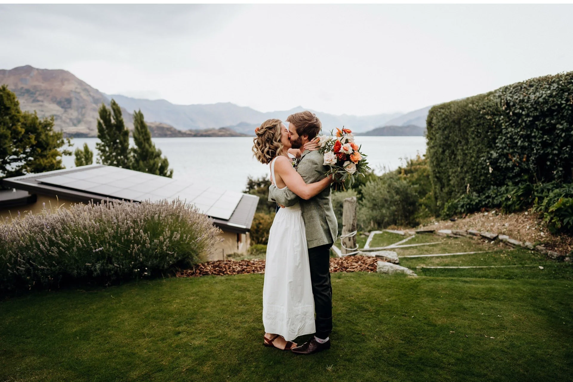 Wanaka-Backyard-Elopement-Photographer--006.jpg