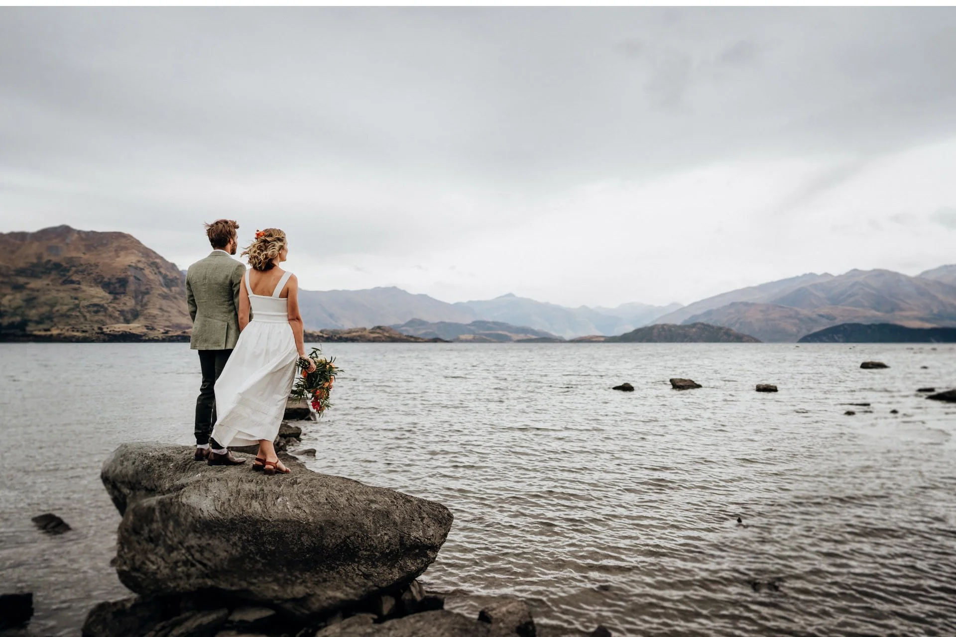 Wanaka-Backyard-Elopement-Photographer--008.jpg