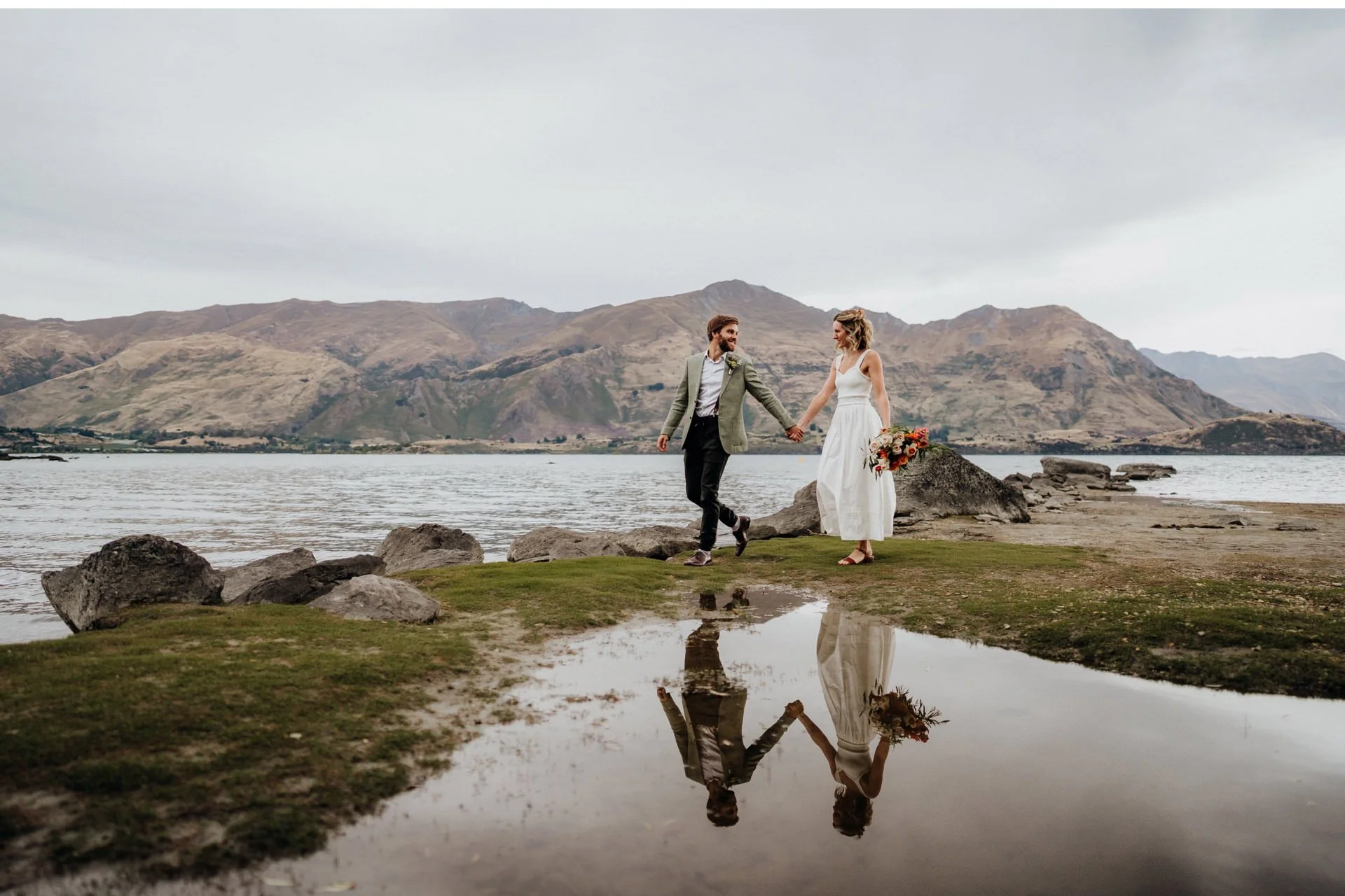 Wanaka-Backyard-Elopement-Photographer--011.jpg