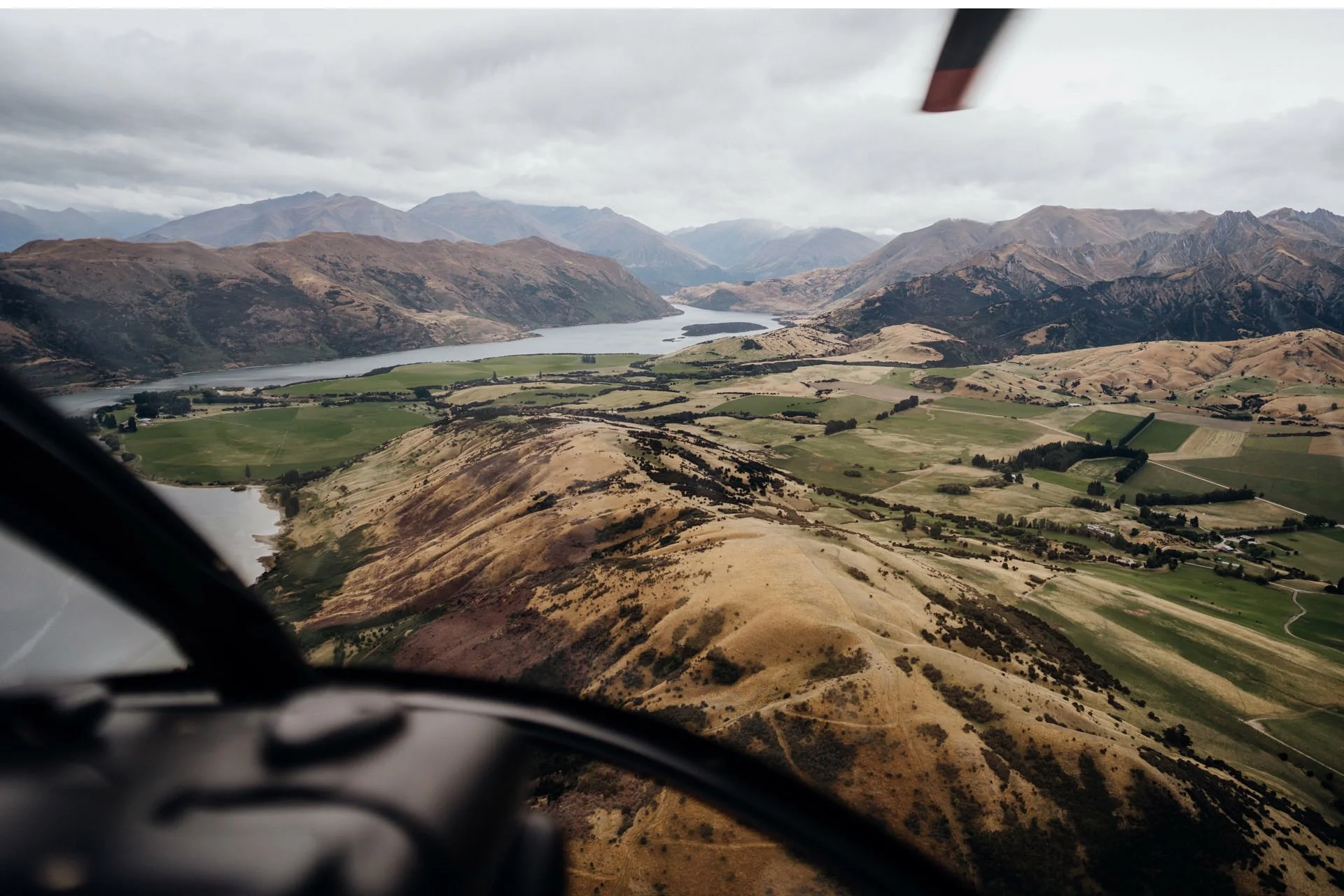 Wanaka-Backyard-Elopement-Photographer--013.jpg