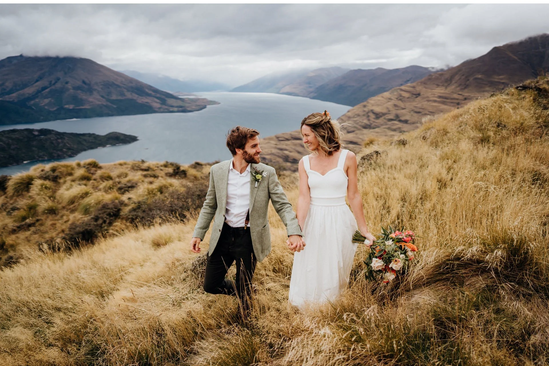 Wanaka-Backyard-Elopement-Photographer--020.jpg